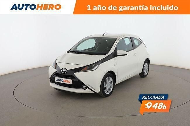 Blanco Usado 2015 Toyota Aygo X-play Utilitario | 8699 € (Precio justo) - Imagen 1/3