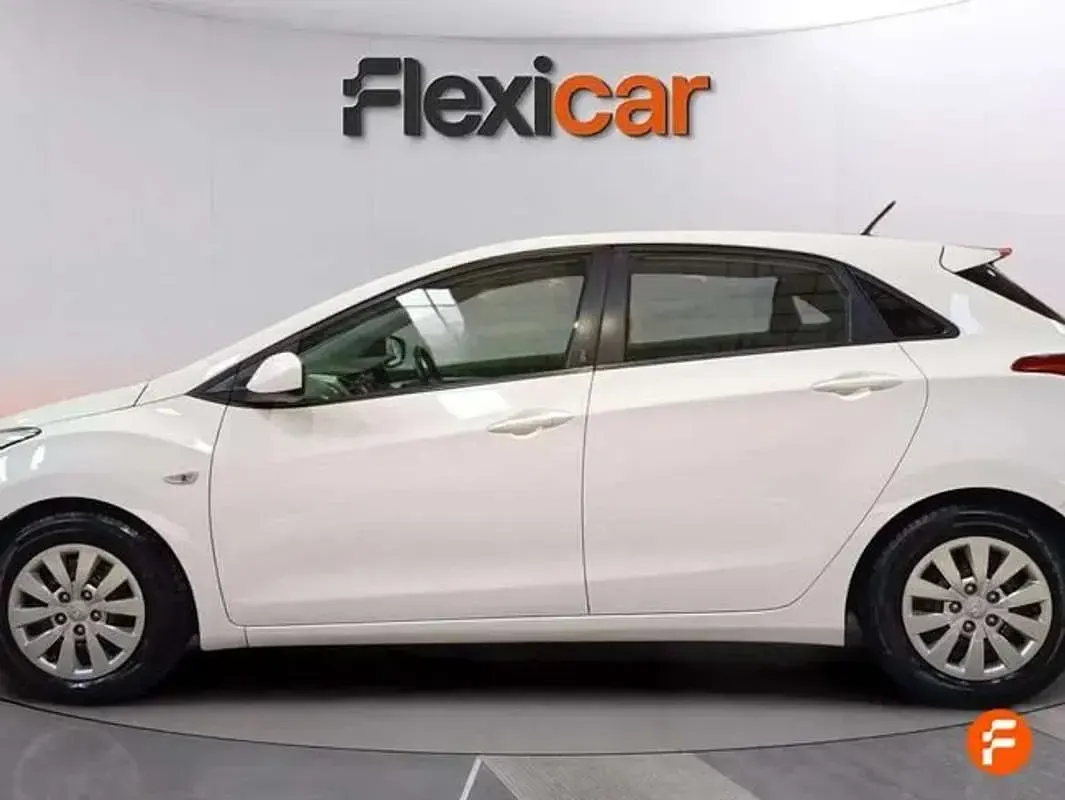 Usado Hyundai i30 90 CV (66 kW) 2017 Blanco Utilitario