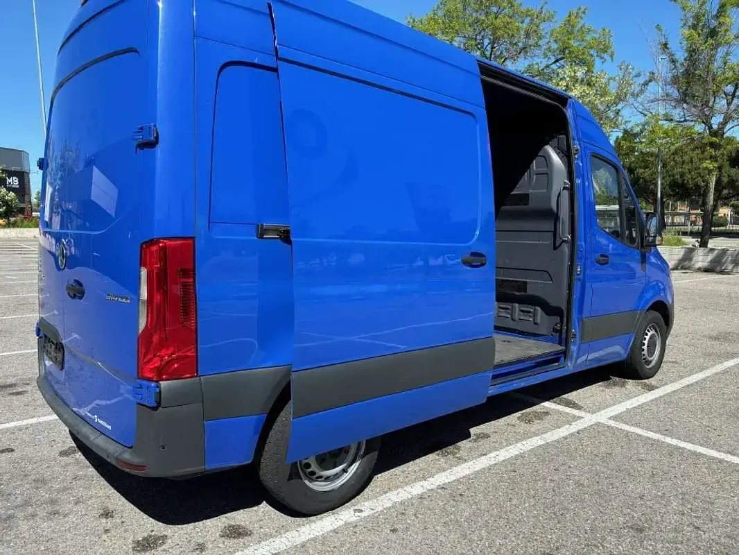 Usado Mercedes Sprinter 143 CV (105 kW) 2021 Azul Van