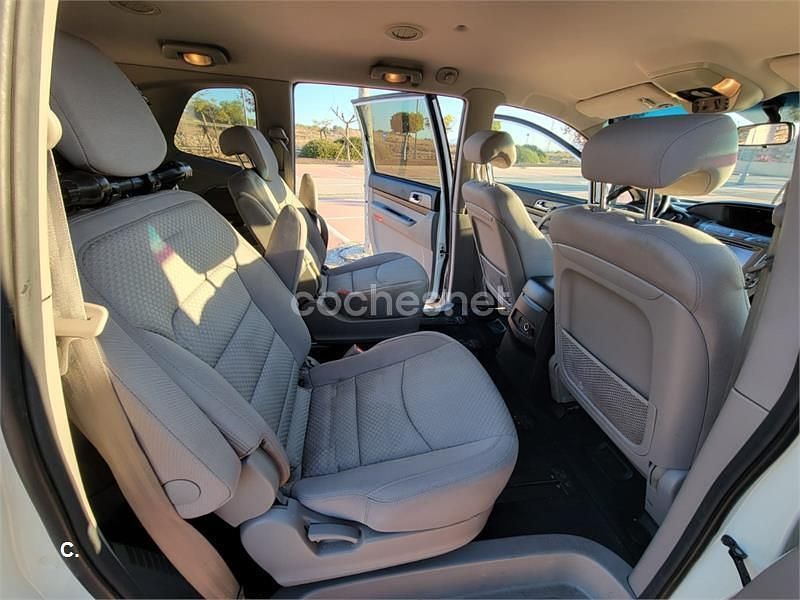 Usado Ssangyong (KGM) Rodius Limited 178 CV (130 kW) 2018 Blanco Monovolumen