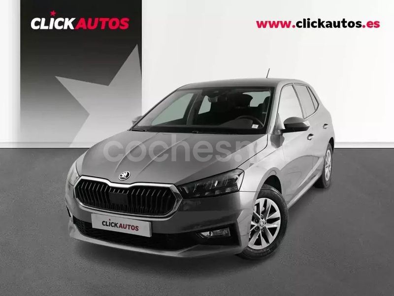 Gris / plata Usado 2025 Skoda Fabia Selection Berlina | 21.700 € (Precio justo) - Imagen 1/4