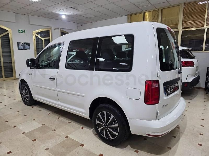 Usado VW Caddy Trendline 102 CV (75 kW) 2019 Blanco Monovolumen