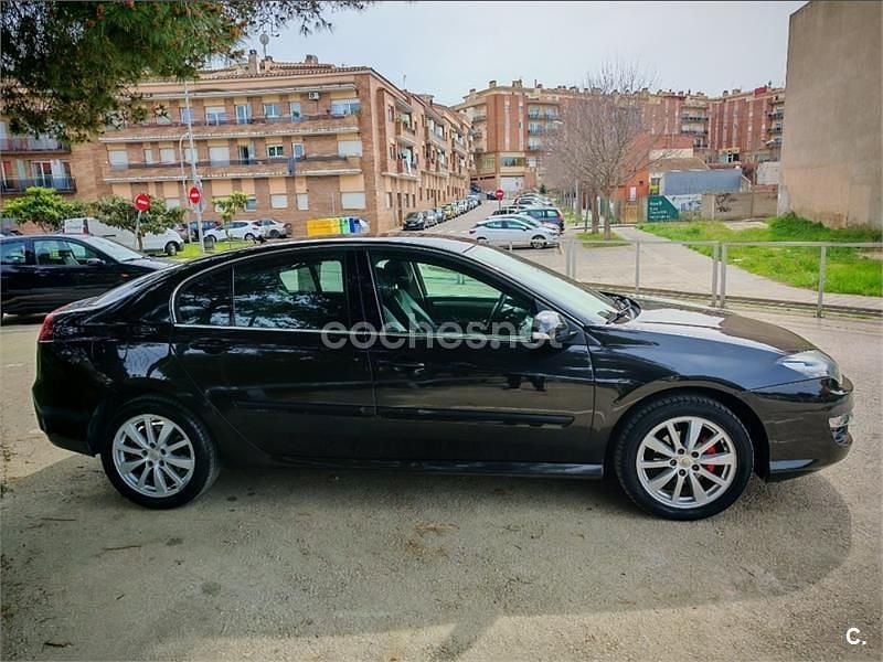 Usado Renault Laguna III Dynamique 110 CV (80 kW) 2012 Negro Berlina