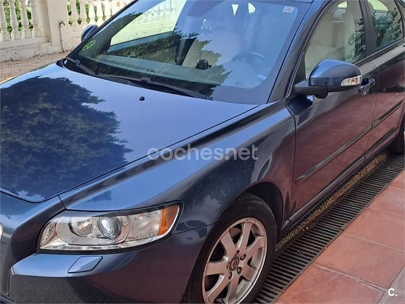 Azul Usado 2011 Volvo S40 Momentum Berlina | 4000 € (Precio justo) - Imagen 1/4