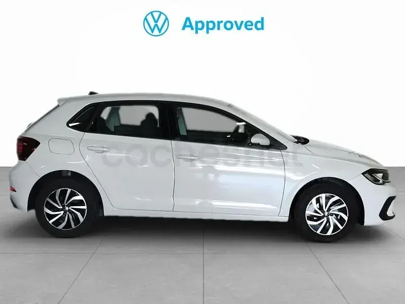 Usado VW Polo Life 95 CV (69 kW) 2023 Gris / plata Utilitario