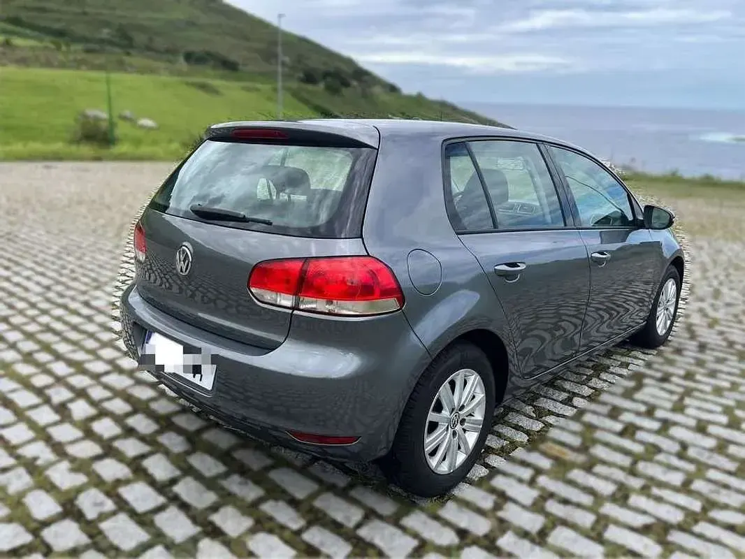 Usado VW Golf VI Advance 105 CV (77 kW) 2010 Gris Utilitario