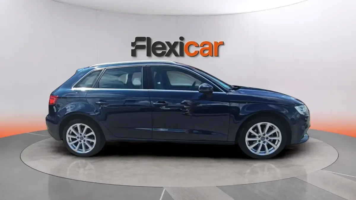 Usado Audi A3 Design 116 CV (85 kW) 2019 Azul Berlina
