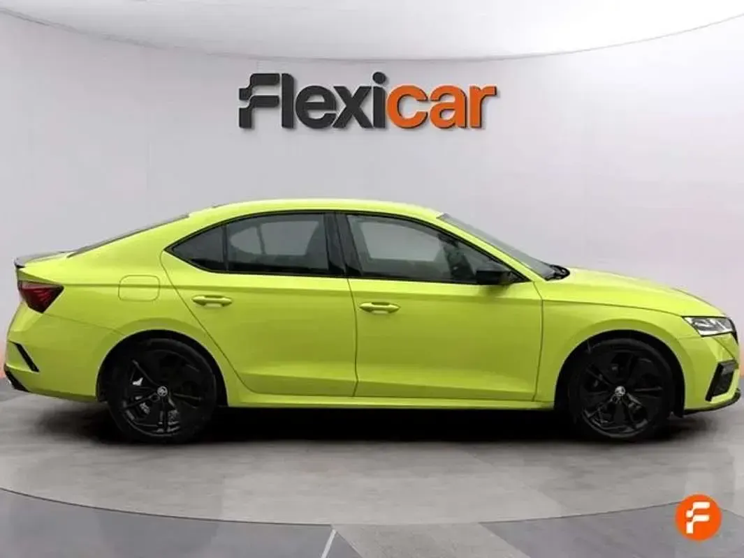 Occasion Skoda Octavia RS 200 PK (147 kW) 2020 Geel Hatchback