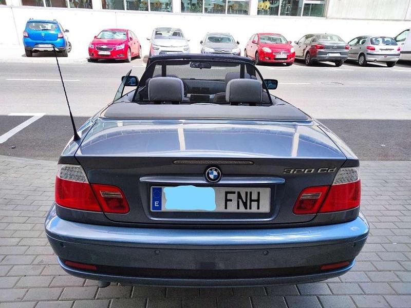 Usado BMW 320 Cabriolet 150 CV (110 kW) 2004 Azul Descapotable