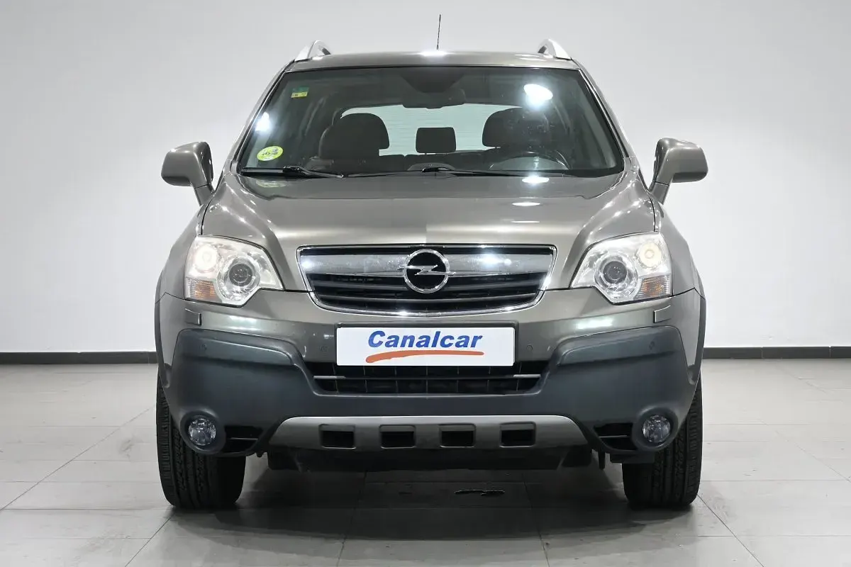 Usado Opel Antara Cosmo 150 CV (110 kW) 2007 Gris SUV