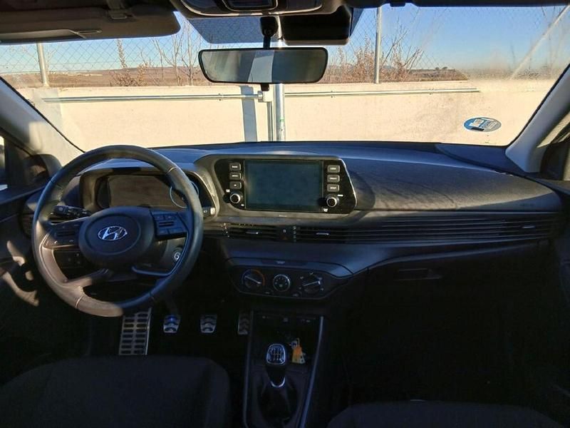 Usado Hyundai Bayon 101 CV (74 kW) 2022 Gris SUV