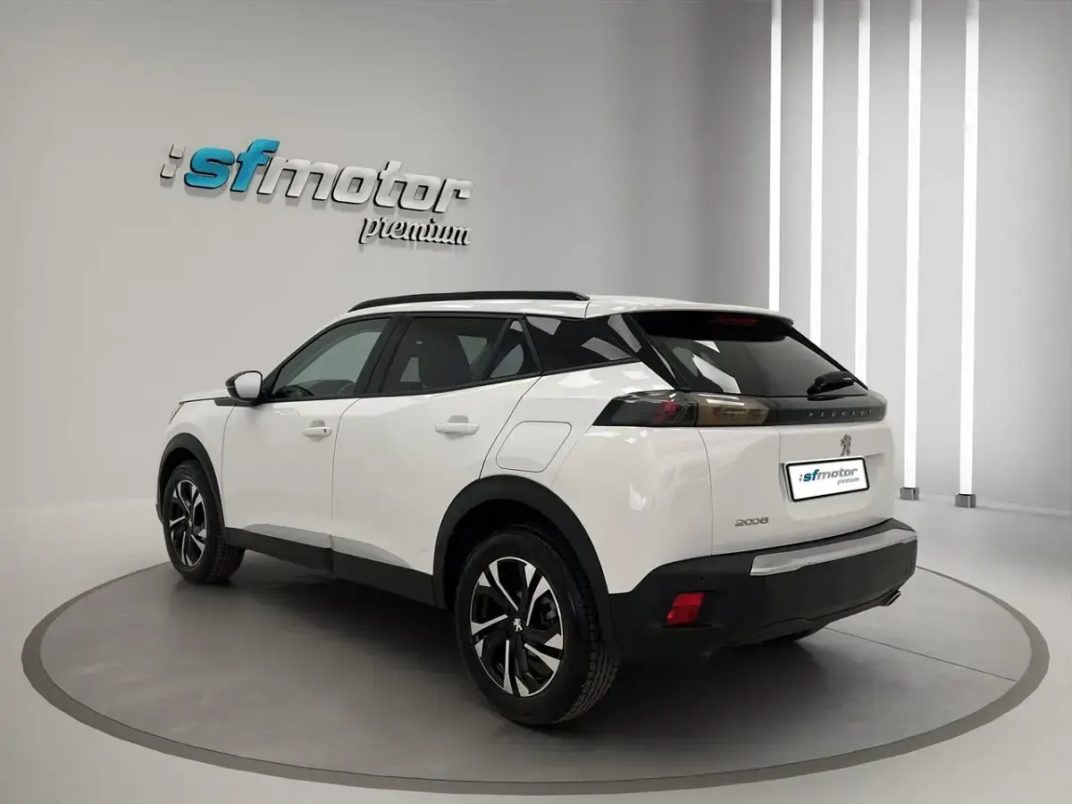 Occasion Peugeot 2008 Allure 110 PK (80 kW) 2022 Wit SUV
