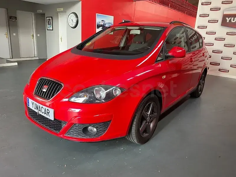 Usado Seat Altea XL I-Tech 105 CV (77 kW) 2015 Rojo Monovolumen