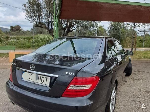 Usado Mercedes C220 Elegance 170 CV (125 kW) 2011 Negro Berlina