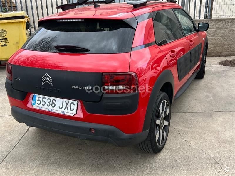Begagnad Citroën C4 Feel 82 HK (60 kW) 2017 Röd Sedan
