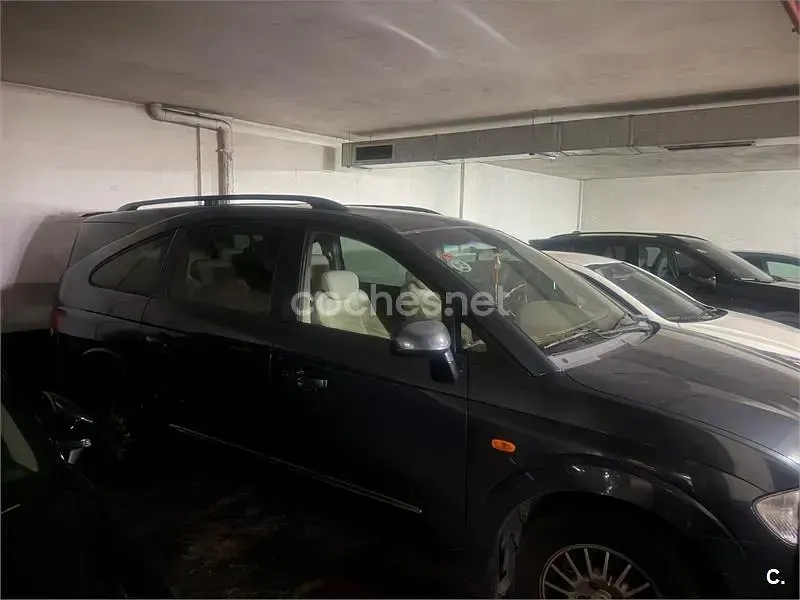 Usado SsangYong Rodius 165 CV (121 kW) 2006 Azul Monovolumen