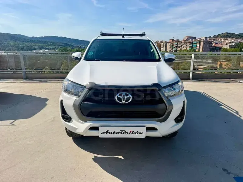 Usado Toyota HiLux 150 CV (110 kW) 2023 Blanco Pickup/Camioneta