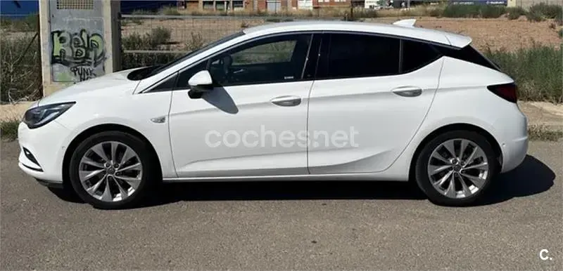 Usado Opel Astra Excellence 150 CV (110 kW) 2017 Blanco Berlina