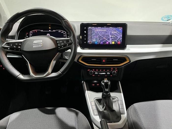 Usado Seat Arona Style 110 CV (80 kW) 2024 Negro SUV