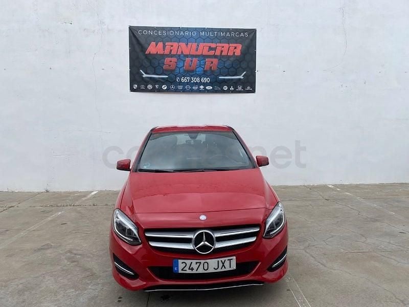Usado Mercedes B200 136 CV (100 kW) 2017 Rojo Monovolumen