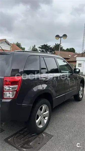 Usado Suzuki Grand Vitara 129 CV (94 kW) 2011 Negro SUV