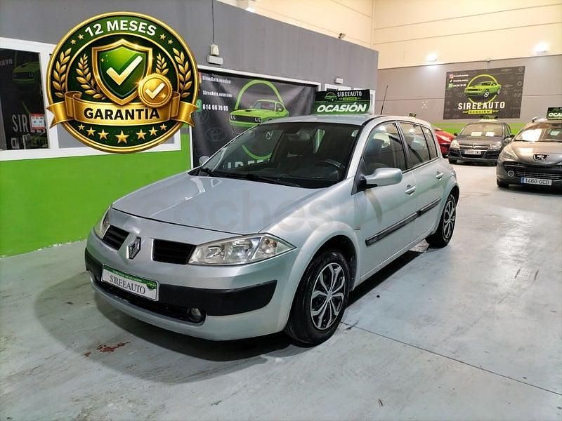 Usado Renault Mégane II Dynamique 120 CV (88 kW) 2004 Gris / plata Berlina