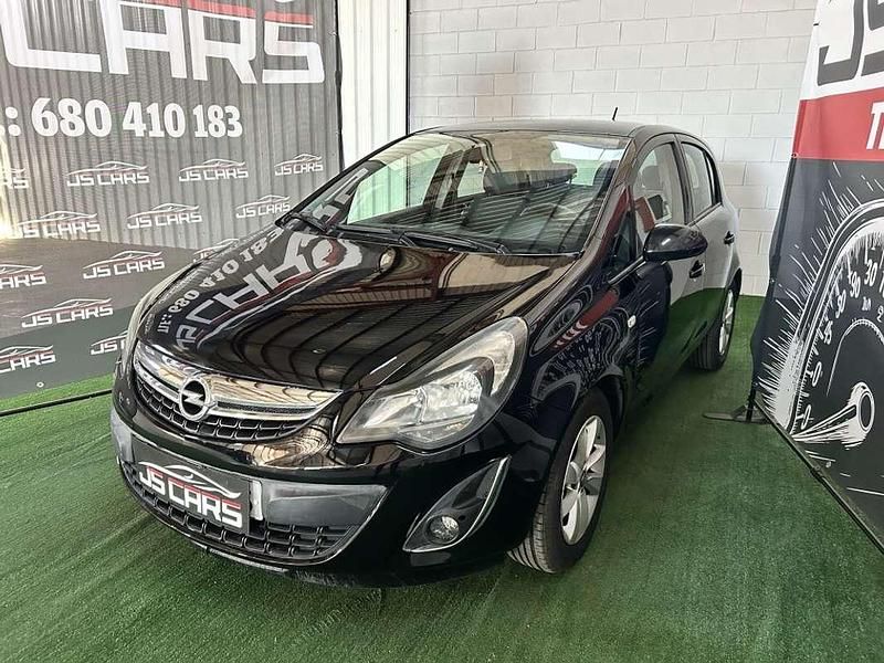 Usado Opel Corsa Selective 101 CV (74 kW) 2014 Negro Utilitario
