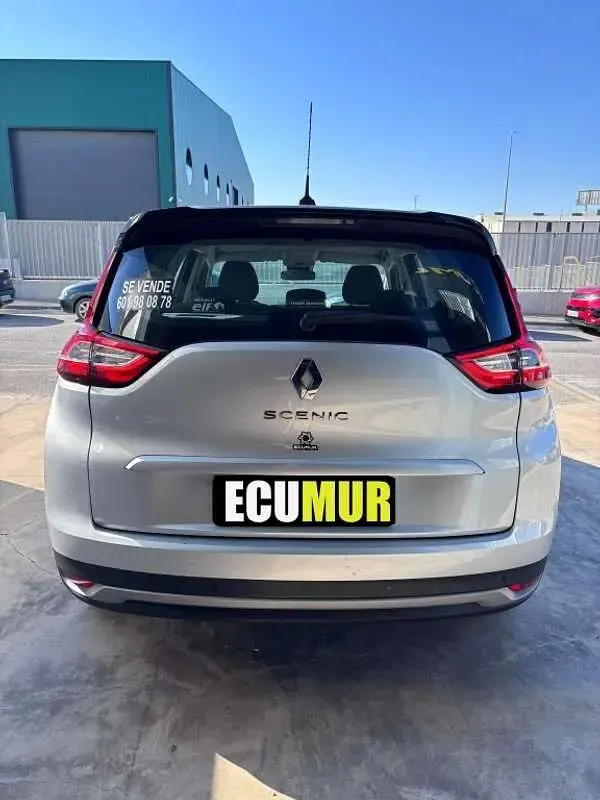 Usado Renault Grand Scénic IV Zen 120 CV (88 kW) 2020 Gris Monovolumen
