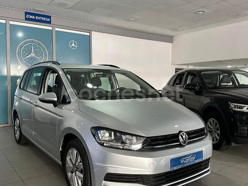 Gris Usado 2017 VW Touran Business Monovolumen | 17.990 € (Buen precio) - Imagen 1/4