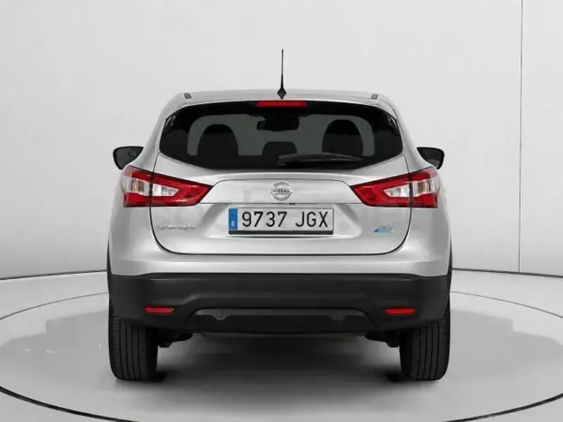 Usado Nissan Qashqai Acenta 110 CV (80 kW) 2015 Gris / plata SUV