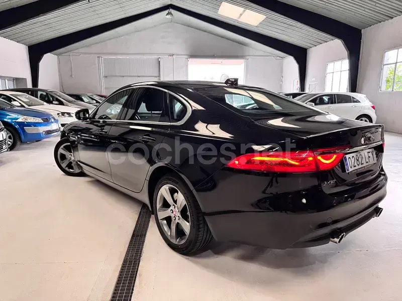 Usado Jaguar XF Portfolio 300 CV (220 kW) 2016 Negro Berlina