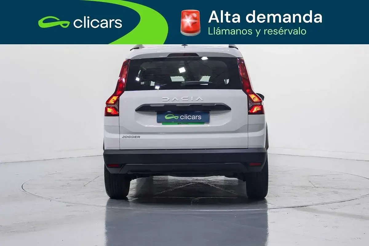 Usado Dacia Jogger Essentiel 101 CV (74 kW) 2024 Blanco Monovolumen