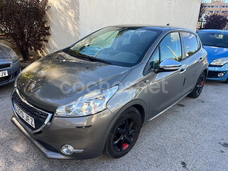 Beige Usado 2015 Peugeot 208 Access Utilitario | 3699 € (Precio justo) - Imagen 1/4