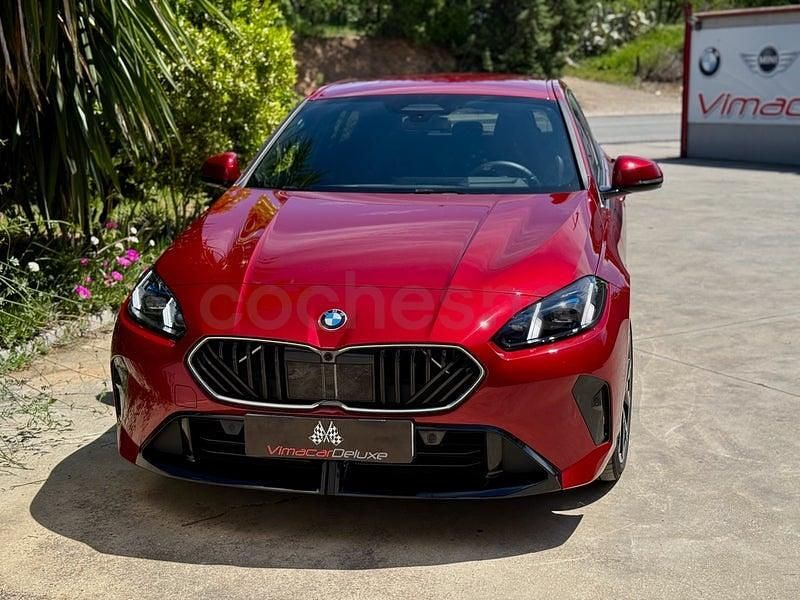 Usado BMW 120 Comfort Edition 170 CV (125 kW) 2025 Granate Utilitario