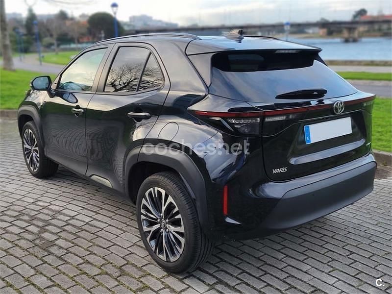 Usado Toyota Yaris Cross Style 130 CV (95 kW) 2025 Negro SUV