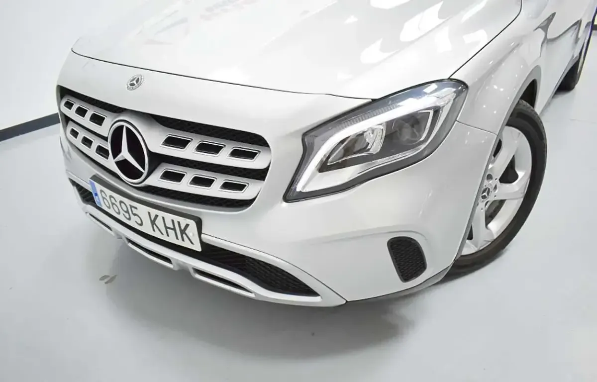 Usado Mercedes GLA200 136 CV (100 kW) 2018 Gris SUV