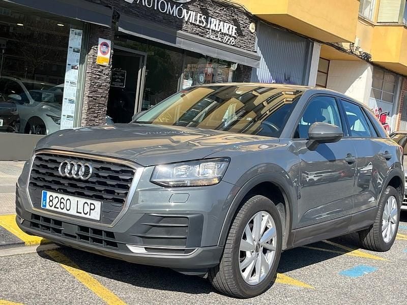 Usado Audi Q2 Advanced Plus 116 CV (85 kW) 2019 Gris / plata SUV