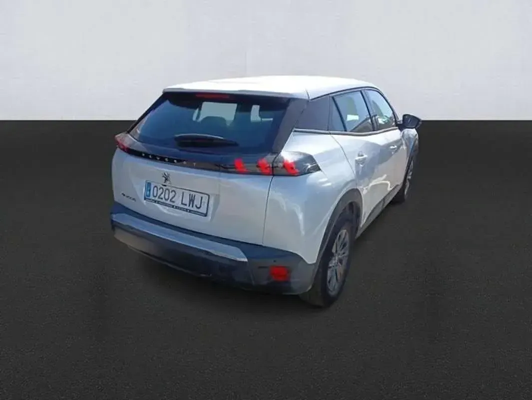 Usado Peugeot e-2008 Active 100 kW (136 CV) 2022 Blanco SUV