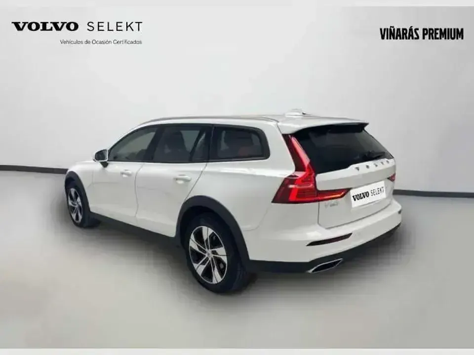 Usado Volvo V60 CC 197 CV (144 kW) 2021 Blanco Familiar