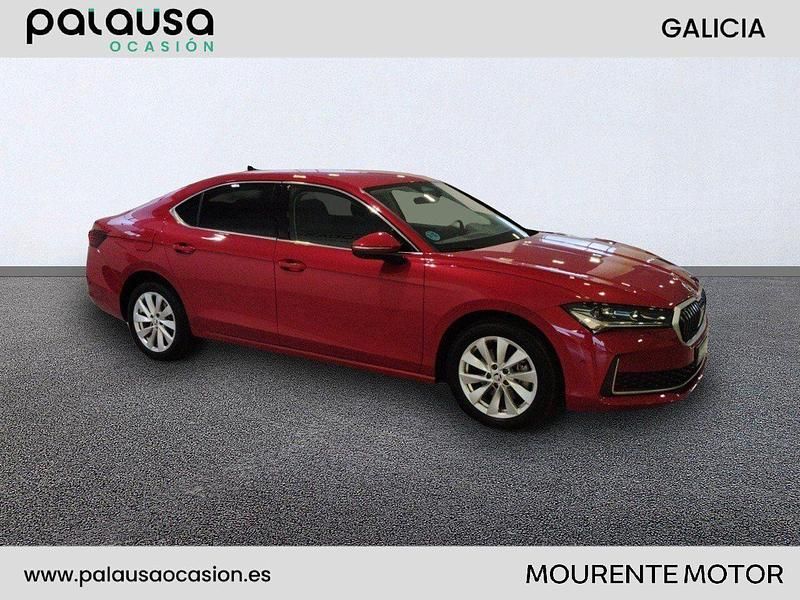 Usado Skoda Superb Selection 150 CV (110 kW) 2024 Rojo Berlina