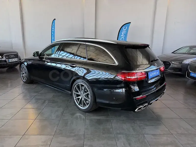 Usado Mercedes E63 AMG 571 CV (419 kW) 2019 Negro Familiar