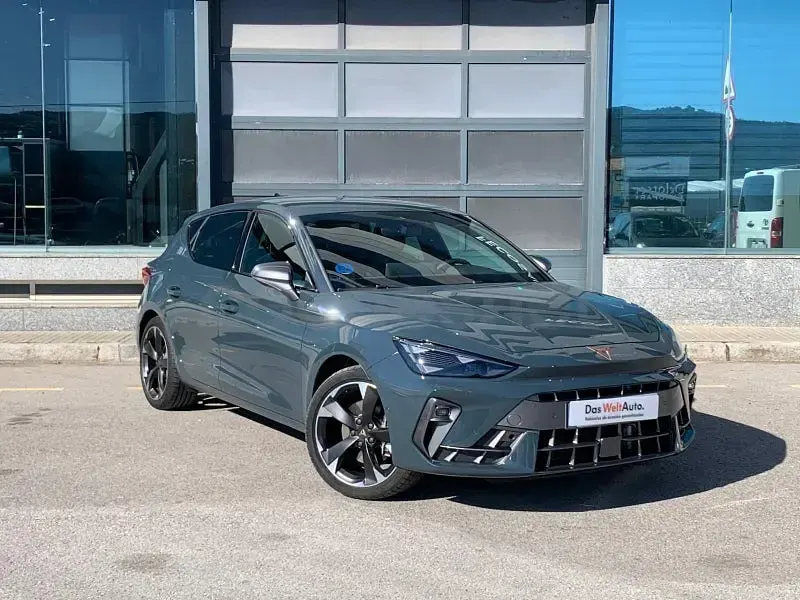 Usado Cupra Leon 204 CV (150 kW) 2025 Azul Berlina