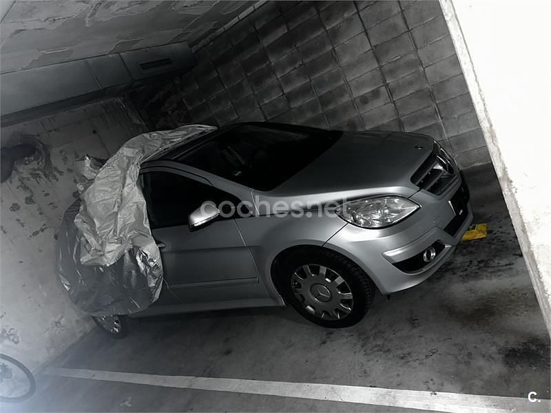 Usado Mercedes B170 116 CV (85 kW) 2008 Gris / plata Monovolumen