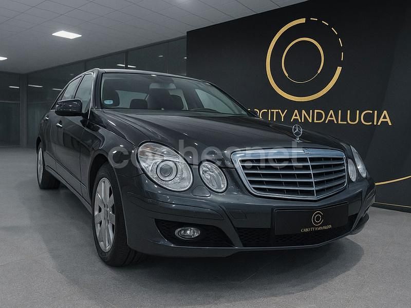 Gris / plata Usado 2008 Mercedes E200 Avantgarde Familiar | 7500 € - Imagen 1/4