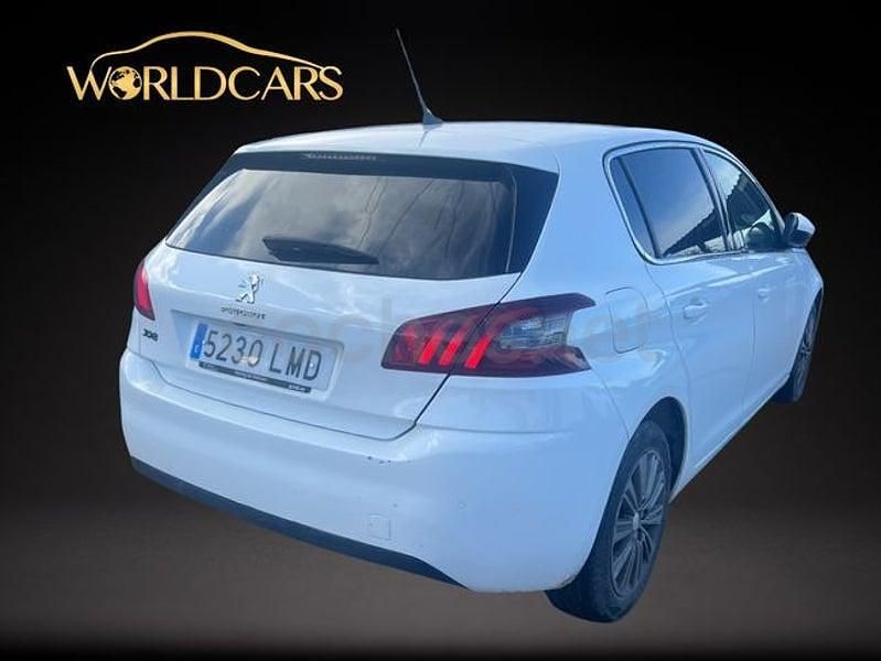 Usado Peugeot 308 Allure 130 CV (95 kW) 2021 Blanco Berlina