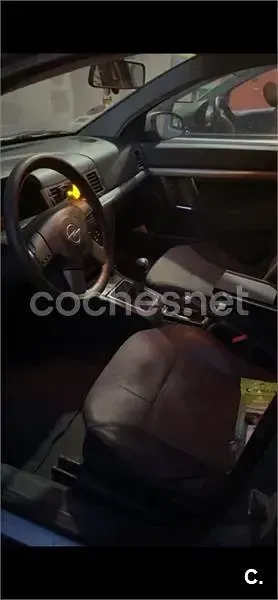 Używany Opel Vectra Comfort 100 KM (73 kW) 2004 Szary Sedan/Limuzyna