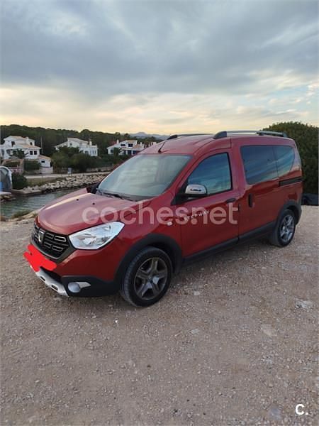 Granate Usado 2020 Dacia Dokker Essentiel Monovolumen | 17.500 € (Caro) - Imagen 1/4
