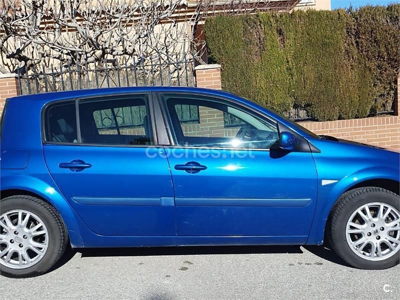 Usado Renault Mégane 105 CV (77 kW) 2009 Azul Berlina
