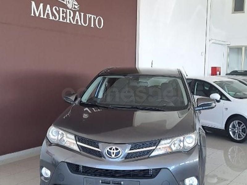 Usado Toyota RAV4 Advance 124 CV (91 kW) 2015 Gris / plata SUV
