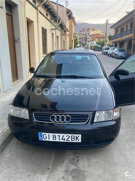 Negro Usado 1999 Audi A3 Attraction Berlina | 1900 € (Precio justo) - Imagen 1/4